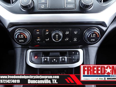Used 2023 GMC Acadia SLT AWD/4WD image 24