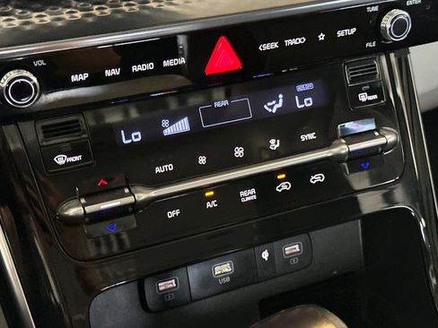 Used 2022 Kia Carnival SX Prestige FWD image 21