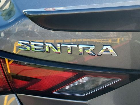 Used 2023 Nissan Sentra SR w/ SR Premium Package image 25