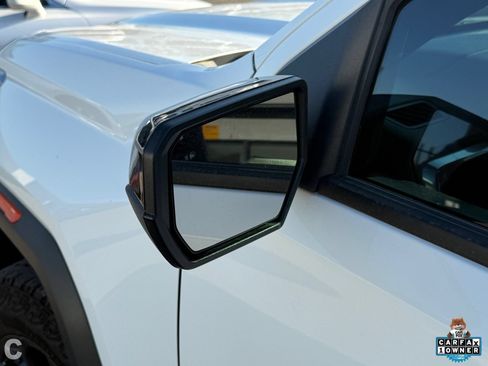 Certified 2025 GMC Canyon Elevation RWD image 18