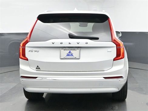 Used 2024 Volvo XC90 T8 Plus w/ Protection Package Premier image 7