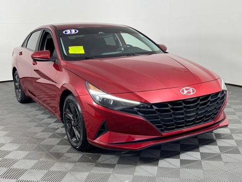 Used 2023 Hyundai Elantra SEL FWD image 3