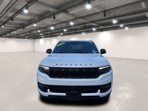 Used 2024 Jeep Wagoneer Series II image 2