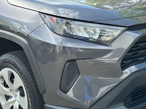 Used 2022 Toyota RAV4 LE AWD/4WD image 8