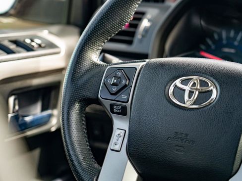 Used 2019 Toyota 4Runner SR5 AWD/4WD image 24