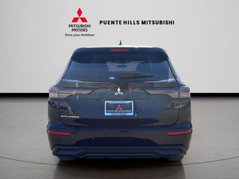 New 2026 Mitsubishi Outlander ES FWD image 6