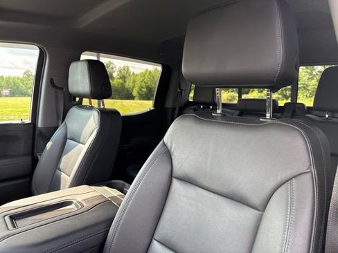 Used 2021 Chevrolet Silverado 1500 LT Trail Boss w/ Convenience Package II AWD/4WD image 17