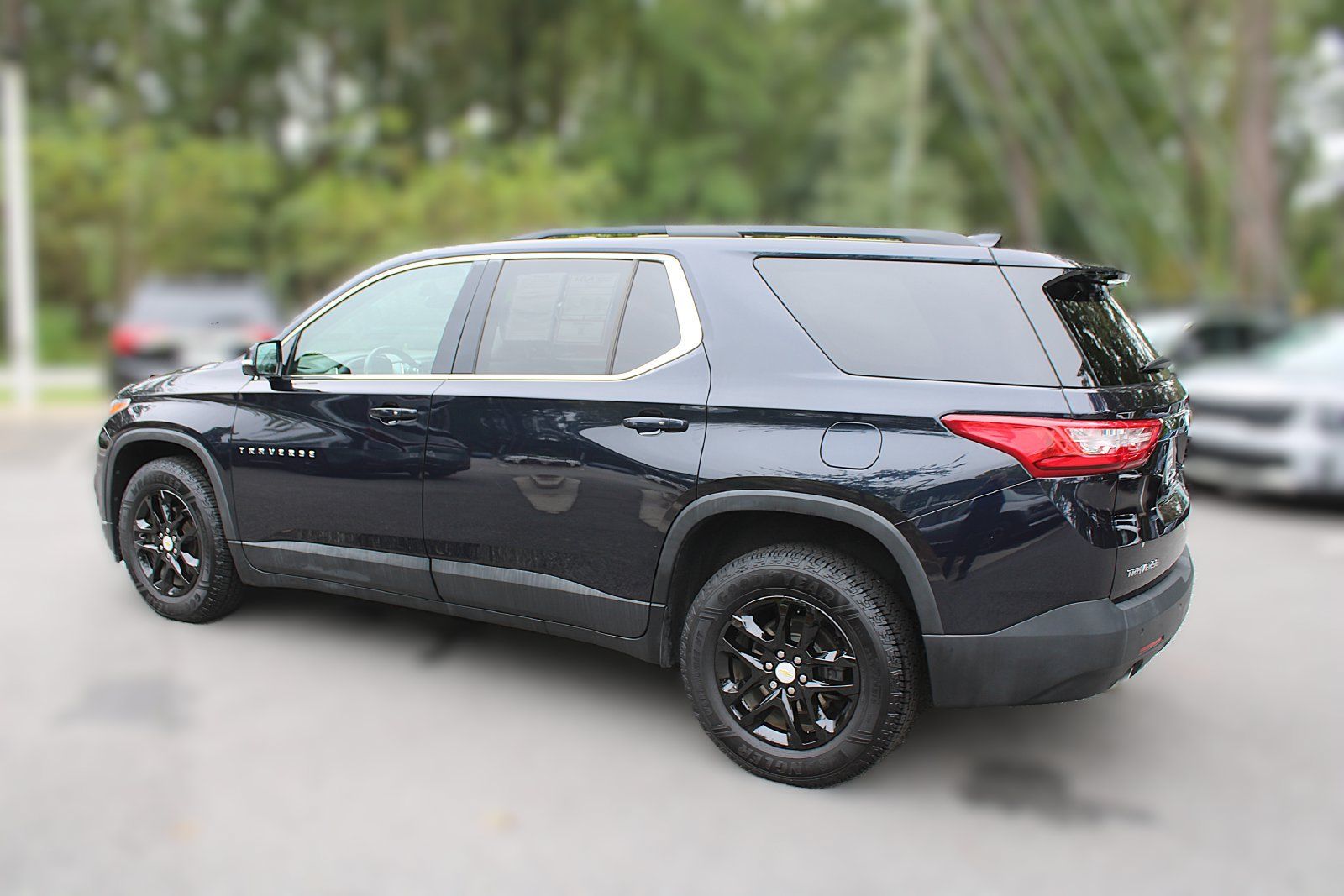 Used 2020 Chevrolet Traverse LT FWD image 6