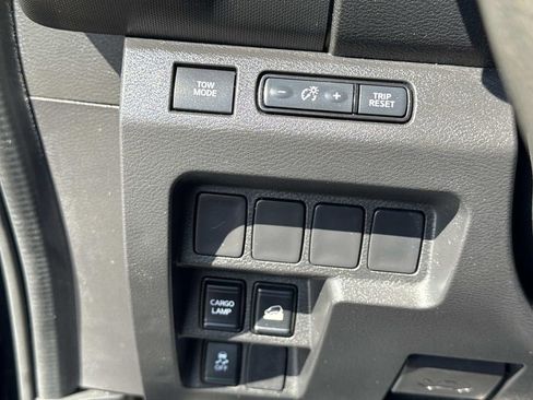 Used 2022 Nissan Frontier SV image 31