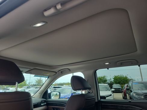 Certified 2025 Honda Pilot Elite image 18