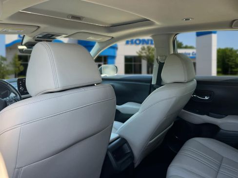 Used 2025 Honda HR-V EX-L image 32