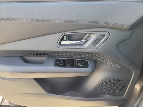 Certified 2023 Nissan Ariya FWD image 23