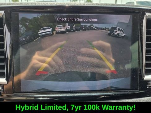 Used 2023 Chrysler Pacifica Limited FWD image 25