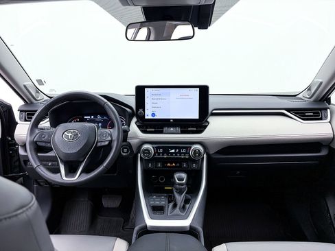 Used 2023 Toyota RAV4 XLE Premium AWD/4WD image 31