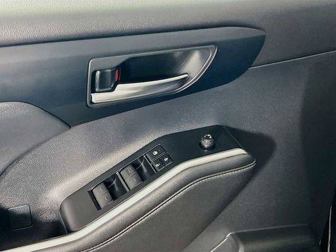 Used 2024 Toyota Highlander XLE image 17