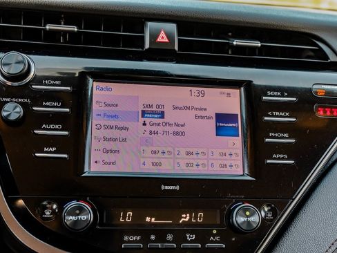 Used 2020 Toyota Camry LE image 31