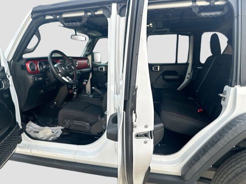 Used 2021 Jeep Wrangler Unlimited Rubicon w/ Safety Group AWD/4WD image 23