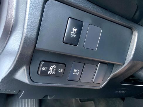 Used 2023 Toyota Tacoma SR image 33