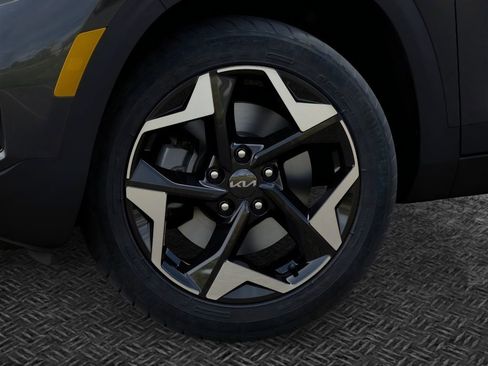 New 2026 Kia Seltos S image 9