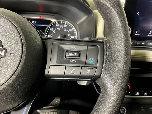 Used 2023 Nissan Rogue SV image 28