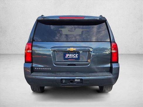 Used 2020 Chevrolet Suburban LT image 7