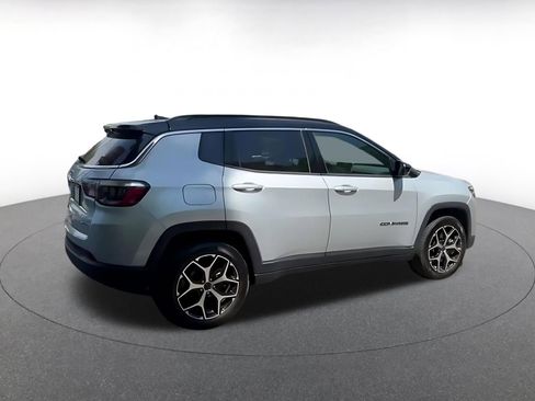 Used 2025 Jeep Compass Limited image 14