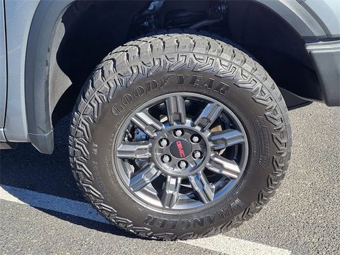 Used 2024 GMC Sierra 1500 AT4X image 6