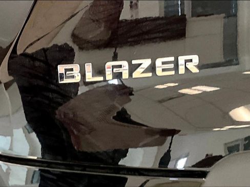 Used 2020 Chevrolet Blazer LT FWD image 28