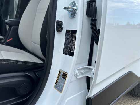 Used 2025 Hyundai Venue SEL image 30