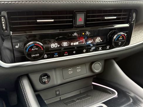 New 2026 Nissan Rogue Platinum w/ Platinum Premium Package AWD/4WD image 16