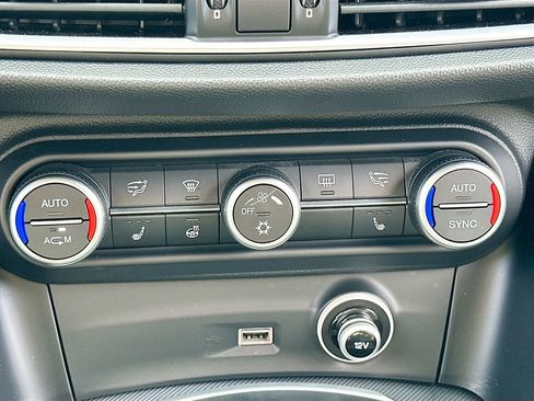 Used 2018 Alfa Romeo Stelvio Ti Sport image 16