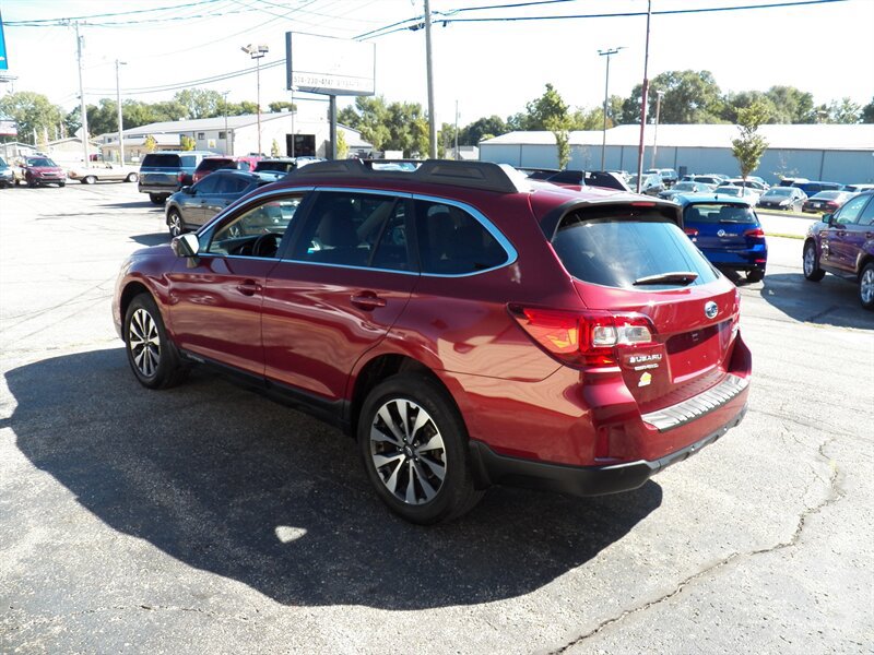 Used 2017 Subaru Outback 2.5i Limited AWD/4WD image 3