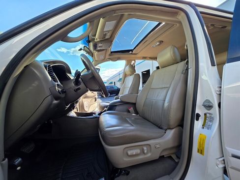 Used 2005 Toyota Sequoia SR5 AWD/4WD image 13