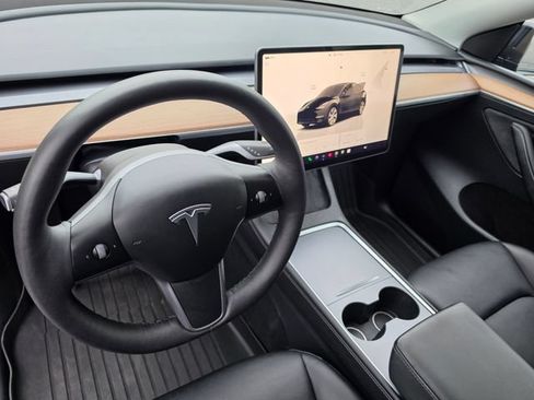 Used 2023 Tesla Model Y Long Range AWD/4WD image 23