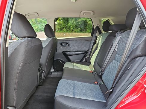 Certified 2023 Nissan Rogue SV image 10