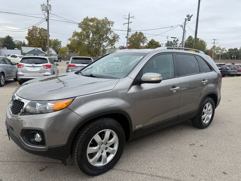 Used 2011 Kia Sorento LX w/ Convenience Pkg image 5