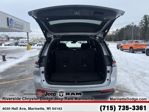 New 2025 Jeep Grand Cherokee L Limited w/ Black Appearance Package image 8