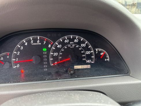 Used 2005 Toyota Camry LE image 2