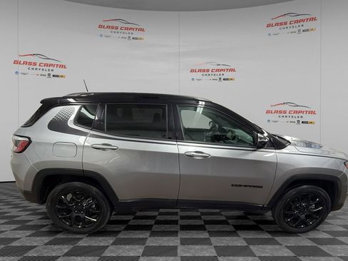 Used 2022 Jeep Compass Latitude AWD/4WD image 8
