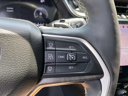 Used 2023 Jeep Grand Cherokee L Limited AWD/4WD image 22