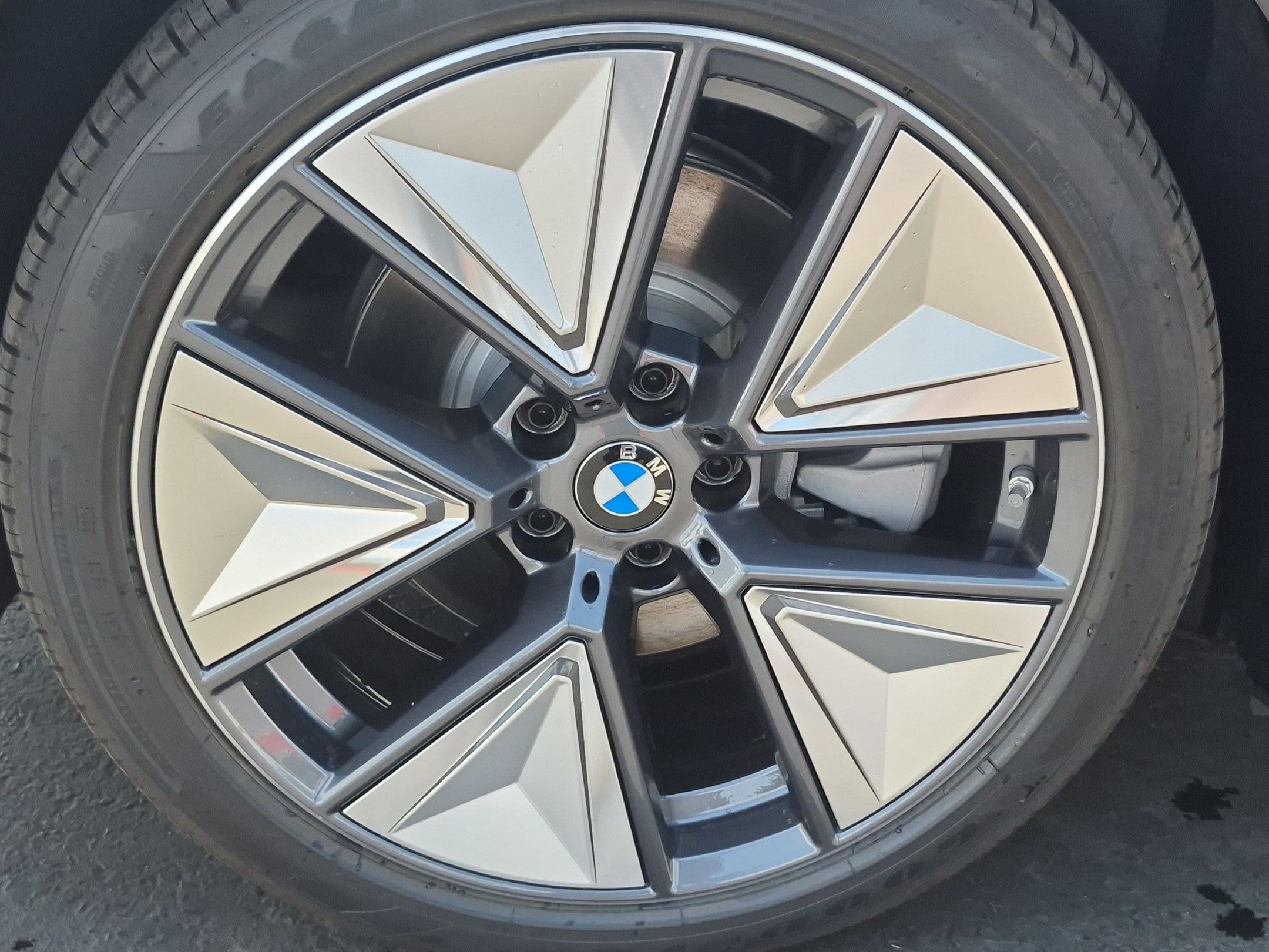 New 2026 BMW i4 eDrive40 w/ Parking Assistance Package RWD image 13