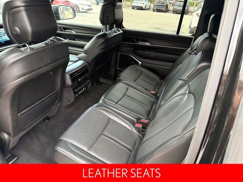 Used 2024 Jeep Wagoneer L Series II w/ Flexible Seating Group AWD/4WD image 22