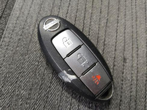 Used 2021 Nissan Rogue S image 32