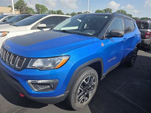 Used 2020 Jeep Compass Trailhawk w/ Cold Weather Group AWD/4WD image 1