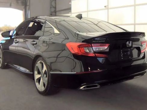 Used 2019 Honda Accord Touring image 4
