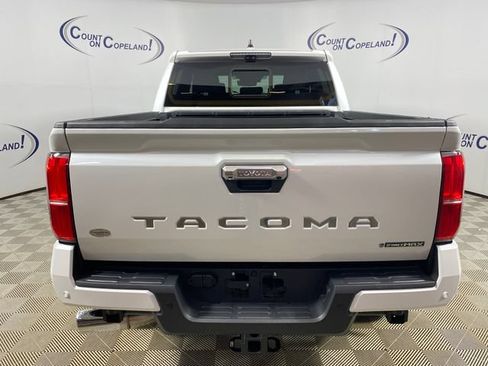 Used 2026 Toyota Tacoma Limited AWD/4WD image 5