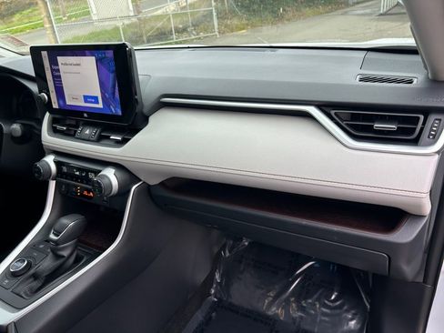 Used 2023 Toyota RAV4 Limited image 26