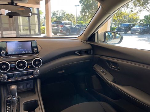 Used 2025 Nissan Sentra S image 29