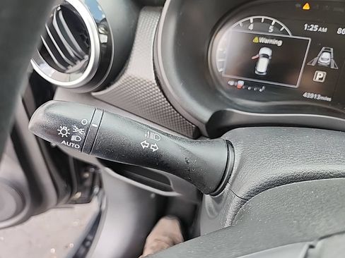 Used 2021 Nissan Kicks SV FWD image 16