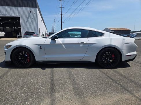 Used 2021 Ford Mustang Shelby GT500 w/ Technology Package RWD image 8